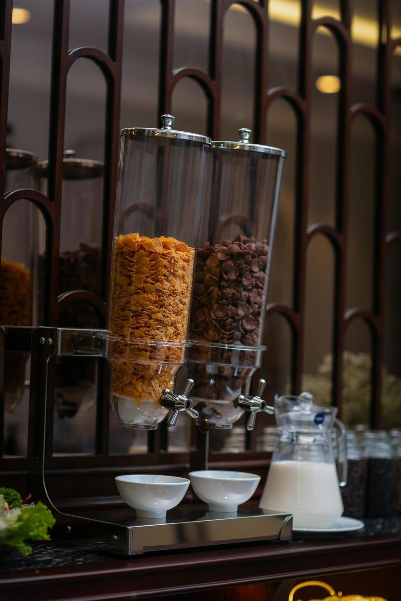 Serene Central Hotel Ханой Екстериор снимка